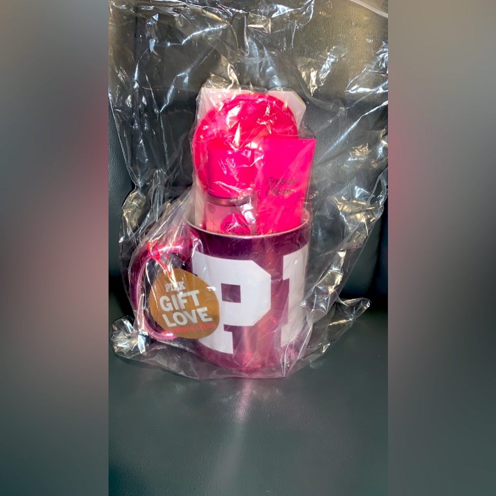 NEW VS PINK Fresh and Clean Big Metallic Mug Set.